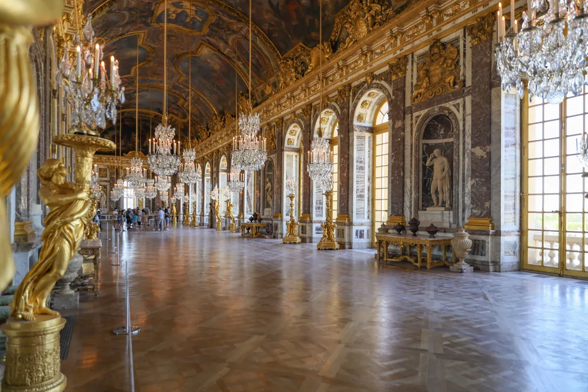 Palace of Versailles wedding venue the Hall of Mirrors