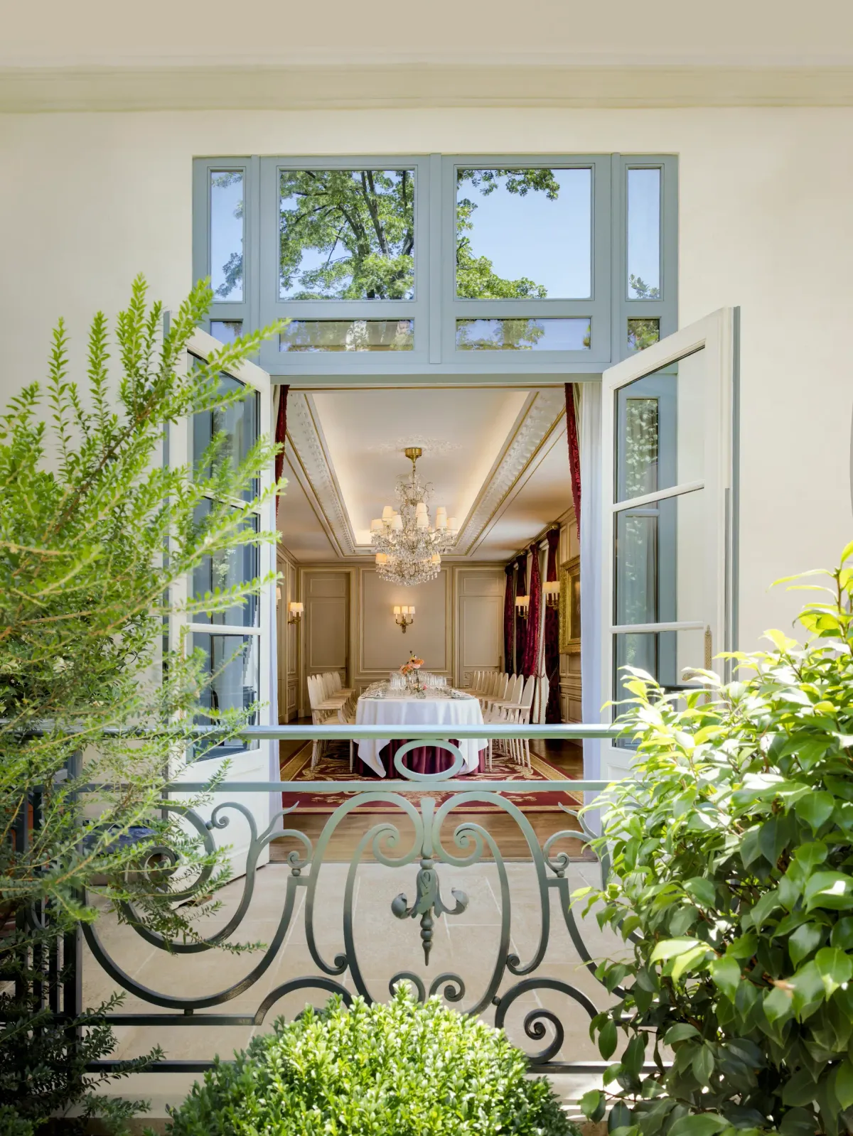 Ritz Paris wedding Salon de Gramont seen from the courtyard
