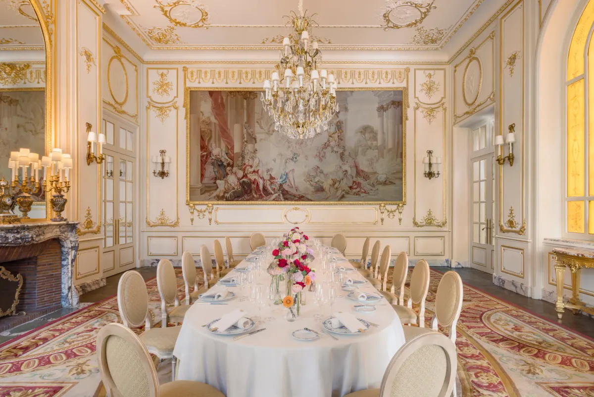 Ritz Paris wedding long table in the Salon Psyche