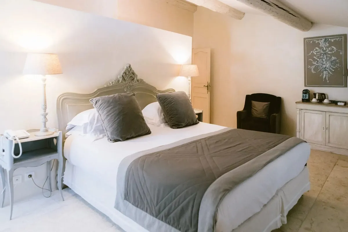 le mas de la rose wedding accommodation