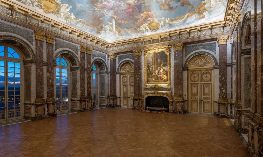 Palace of Versailles wedding venue the Hercules Room