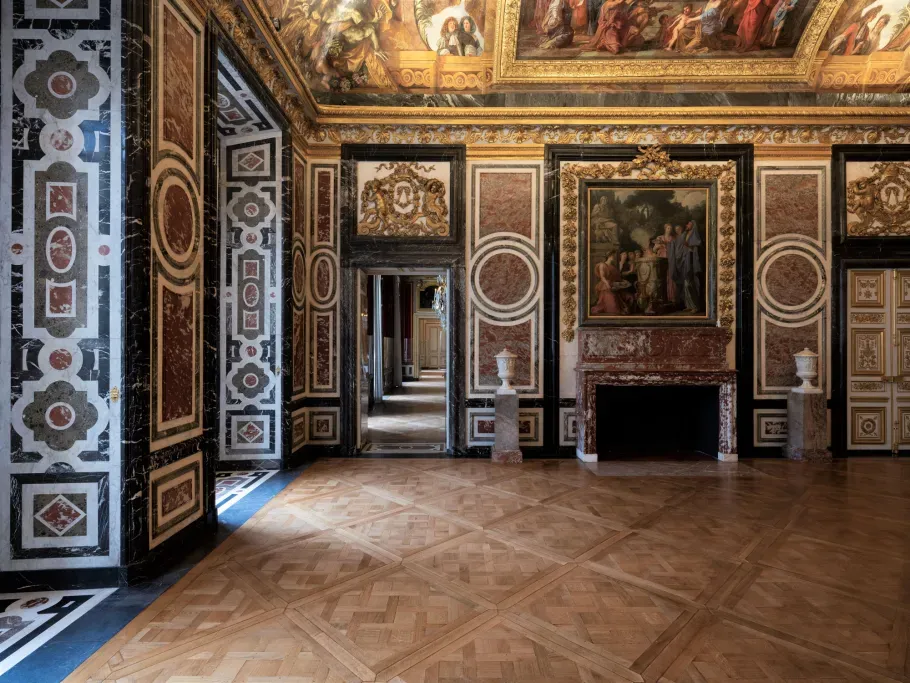 Palace of Versailles wedding venue the Queen's Guard Room