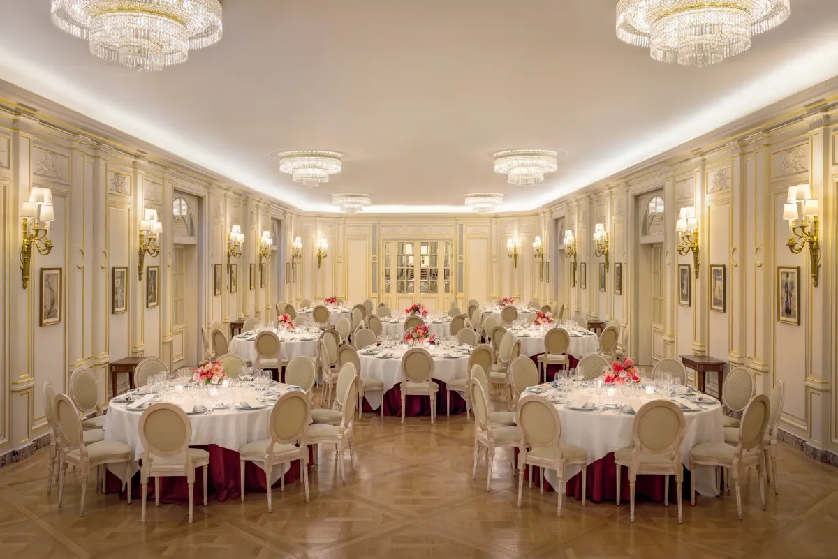 Ritz Paris wedding round tables in the Salon Vendome