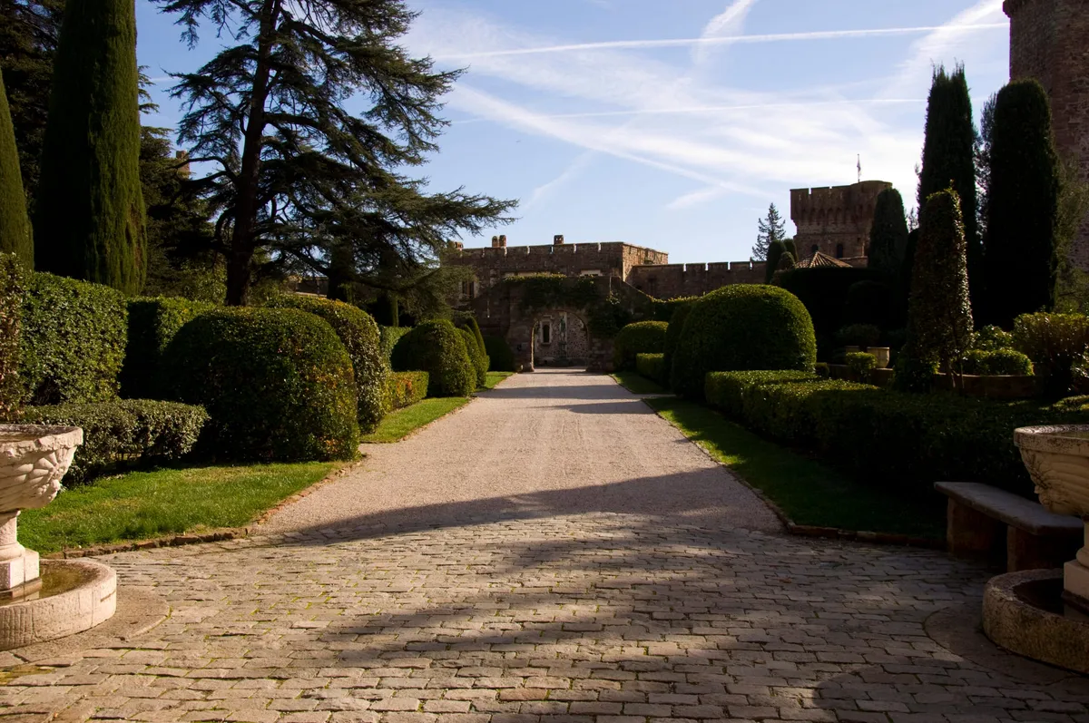 chateau de la napoule gardens wedding