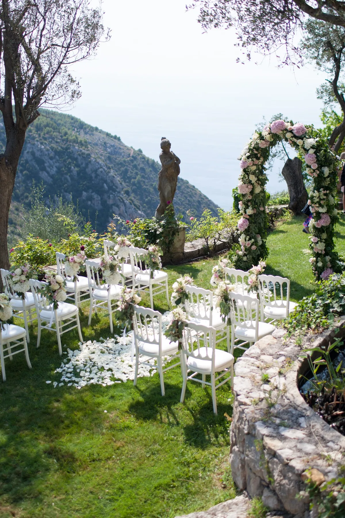chateau de la chevre d'or wedding