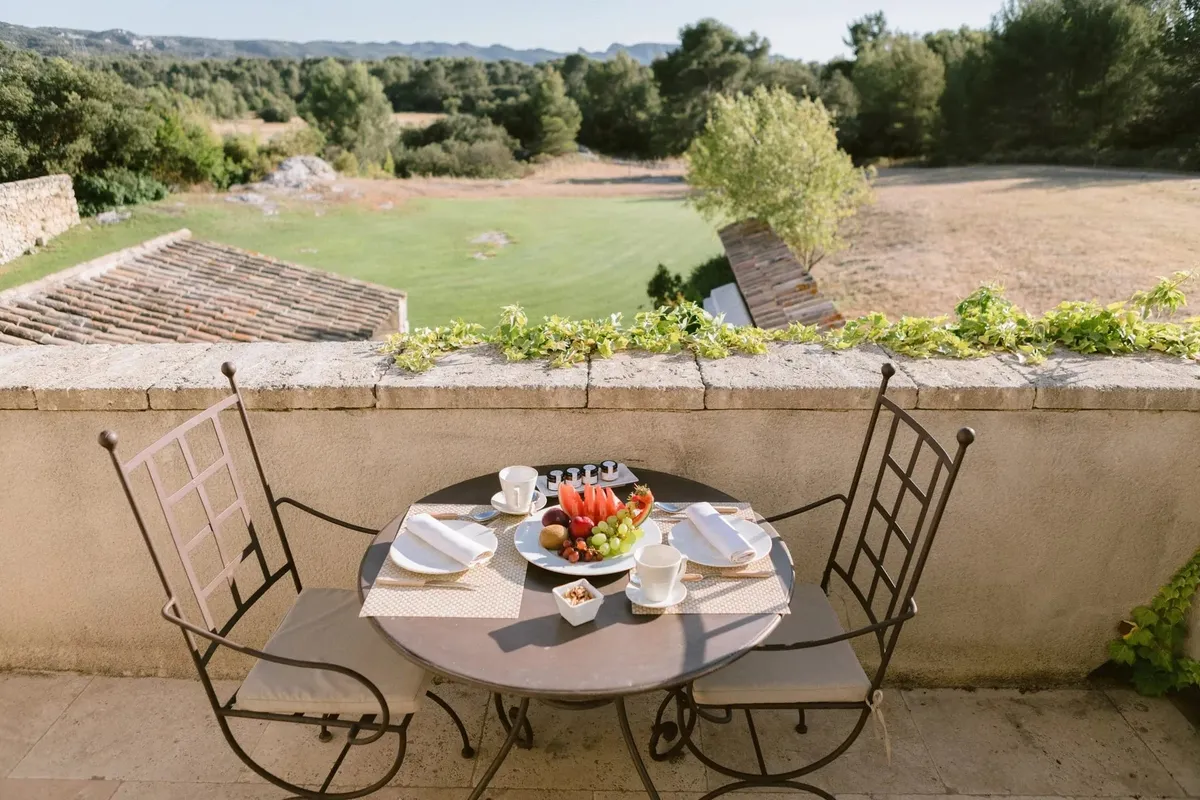 le mas de la rose wedding rooms