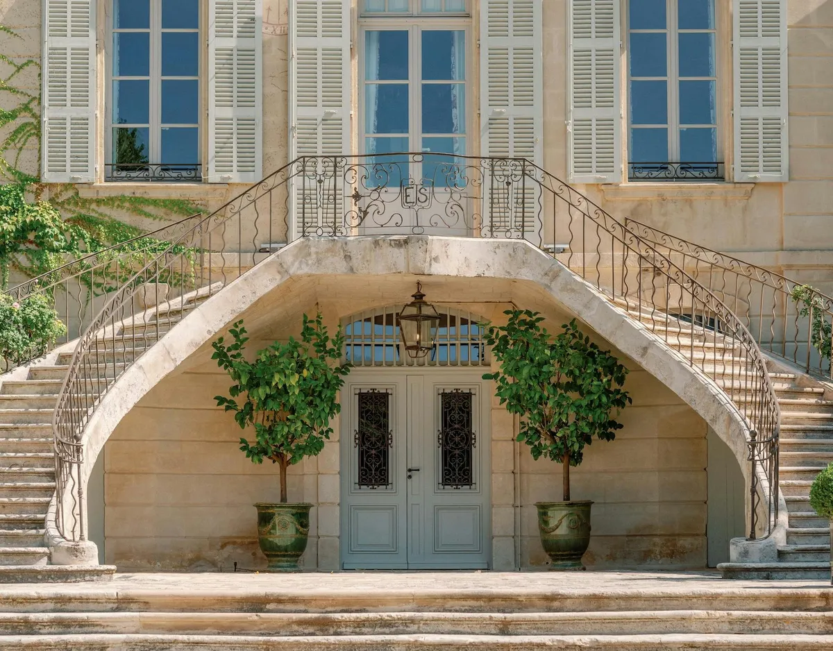 wedding in chateau d'estoublon