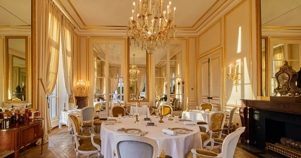 Airelles Chateau de Versailles Grand Controle wedding dinner salon