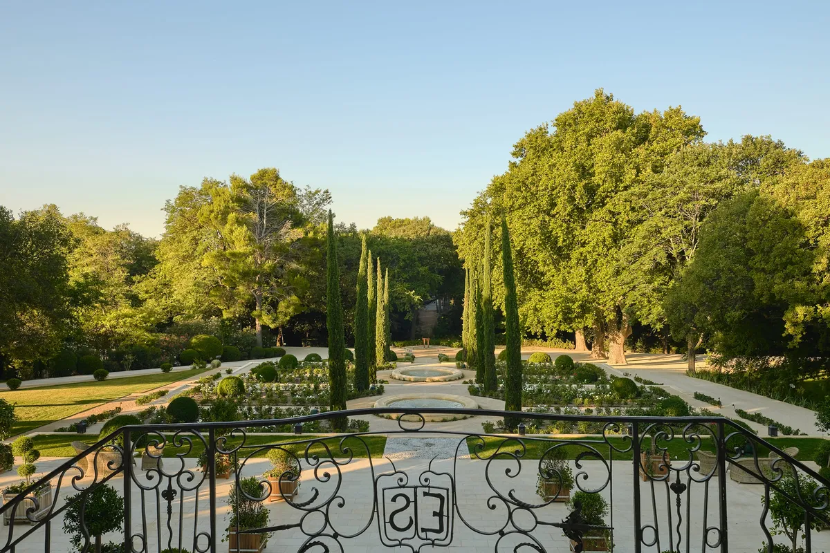 chateau d'estoublon wedding planner