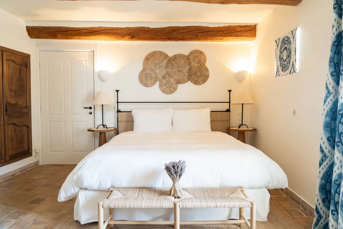 chateau les crostes wedding suites