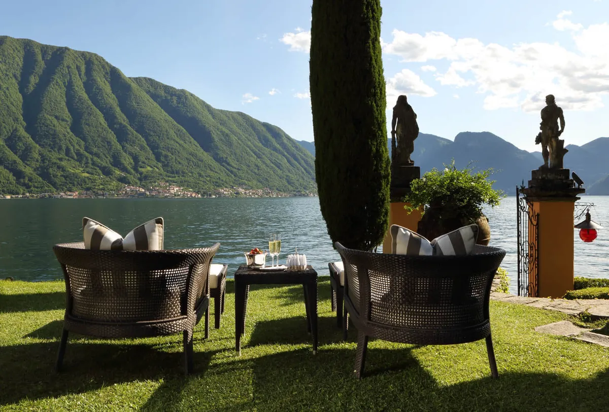 villa la cassinella price