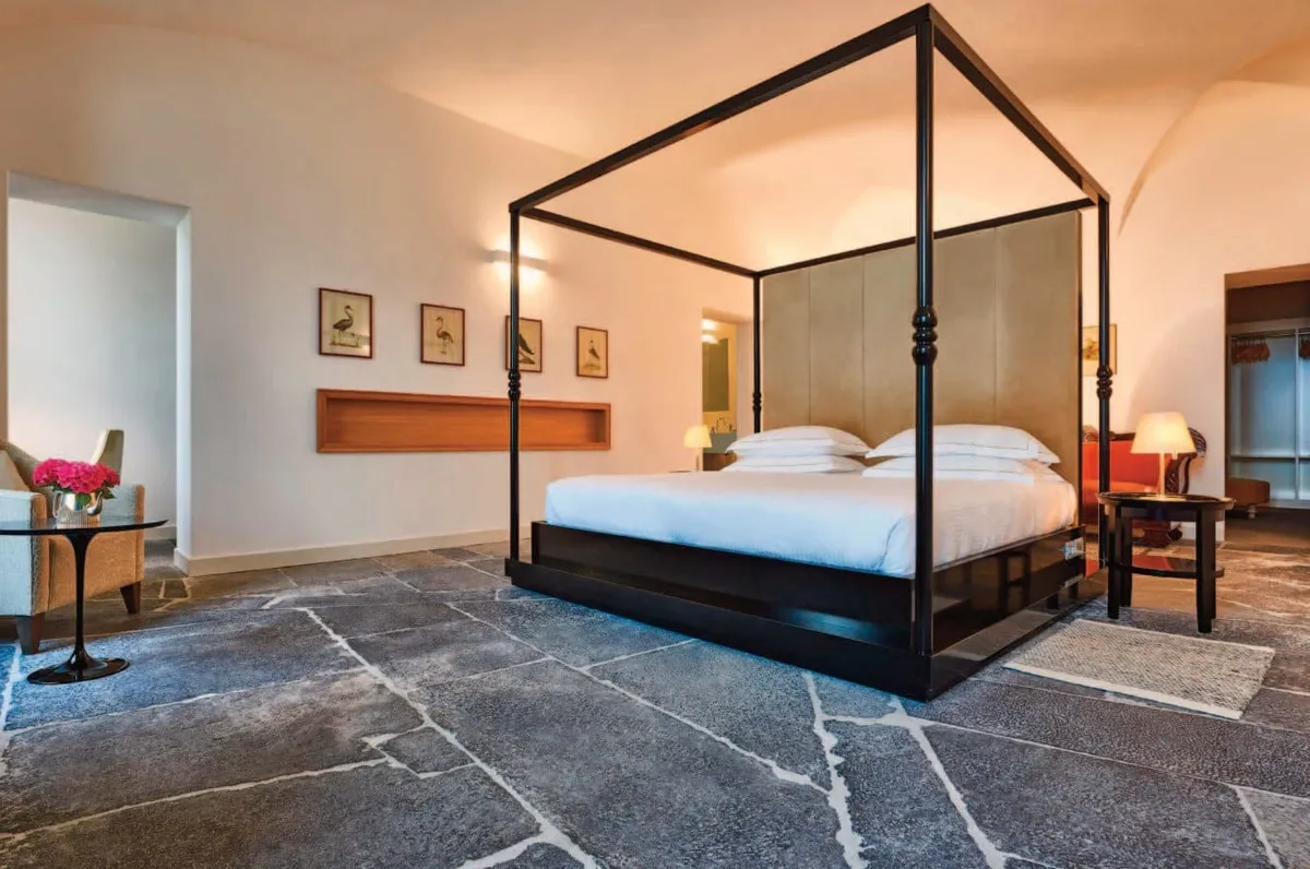 villa pliniana wedding suites