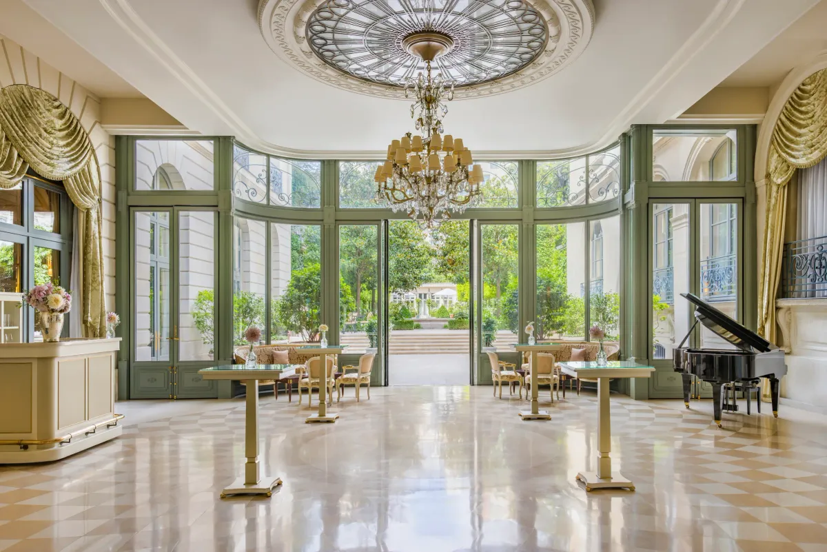 Ritz Paris wedding venue the Salon d'Ete rotunda and piano
