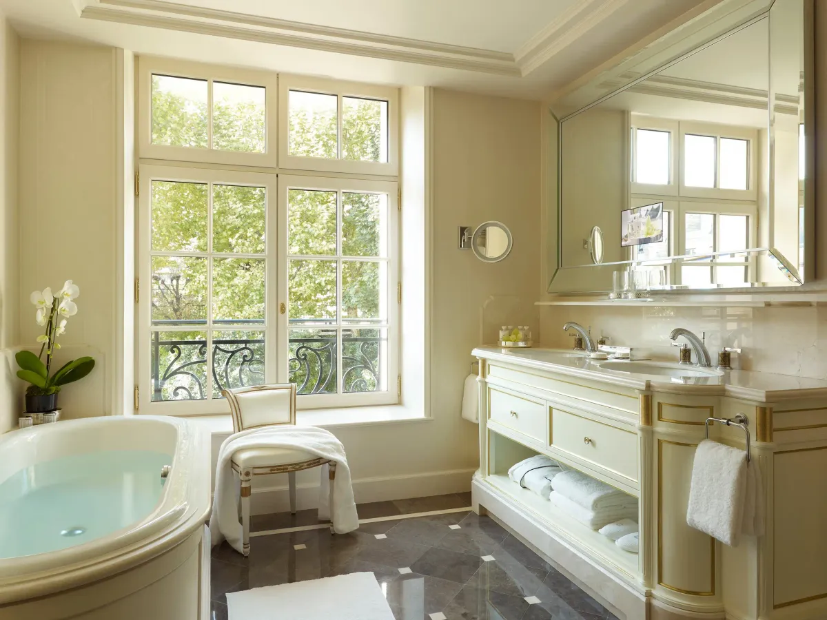 Shangri-La Paris wedding accommodation a Superior Room bathroom