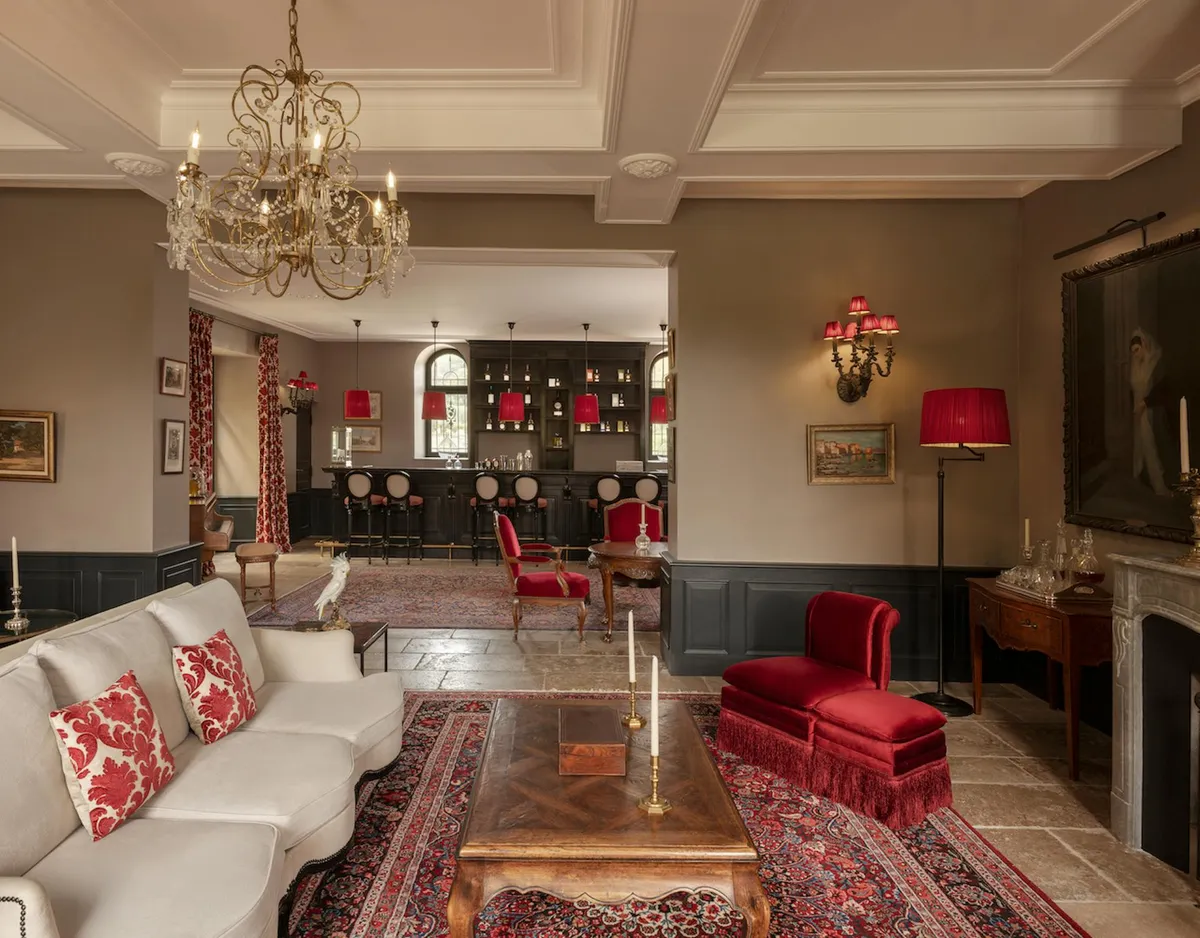 chateau d'estoublon wedding suites