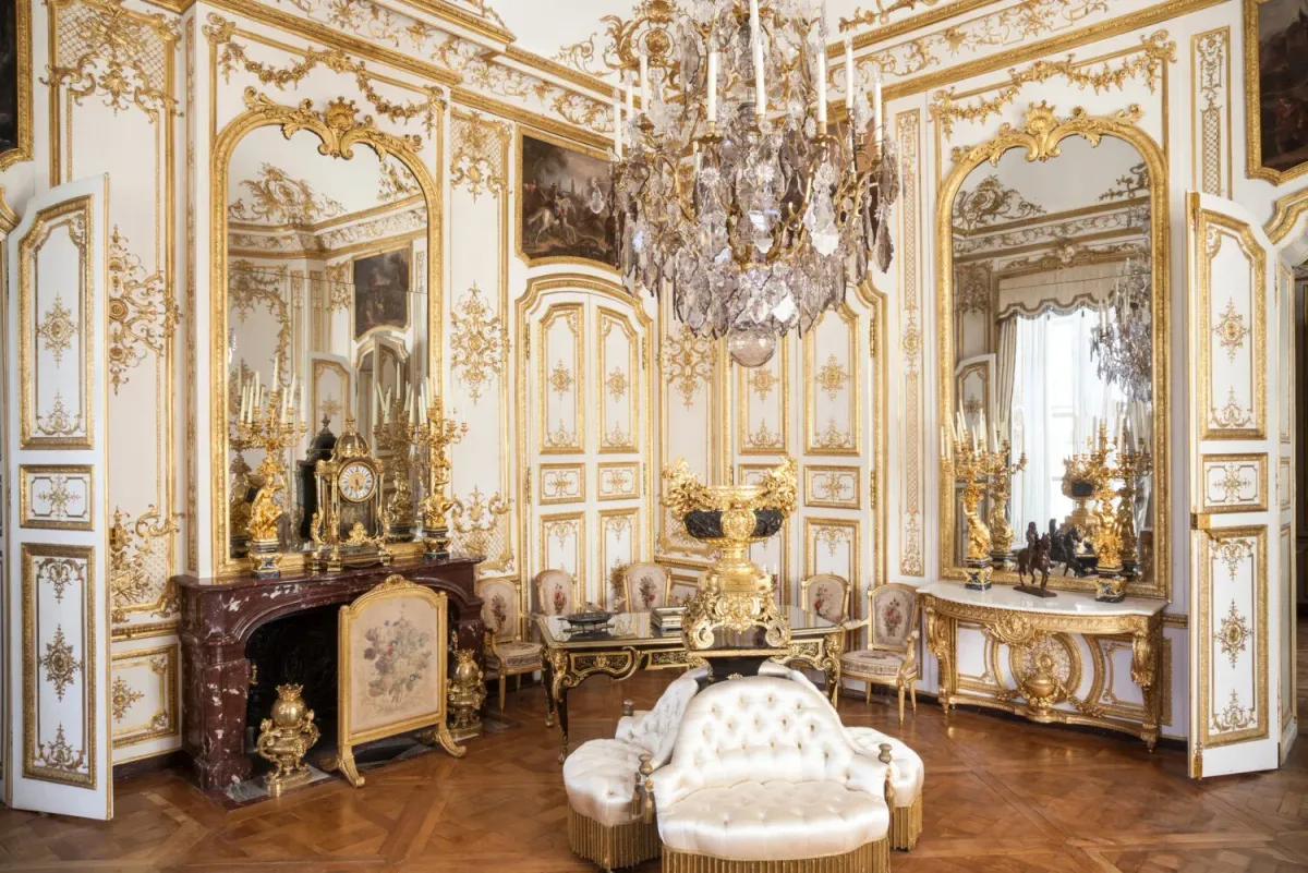 chateau de chantilly interior