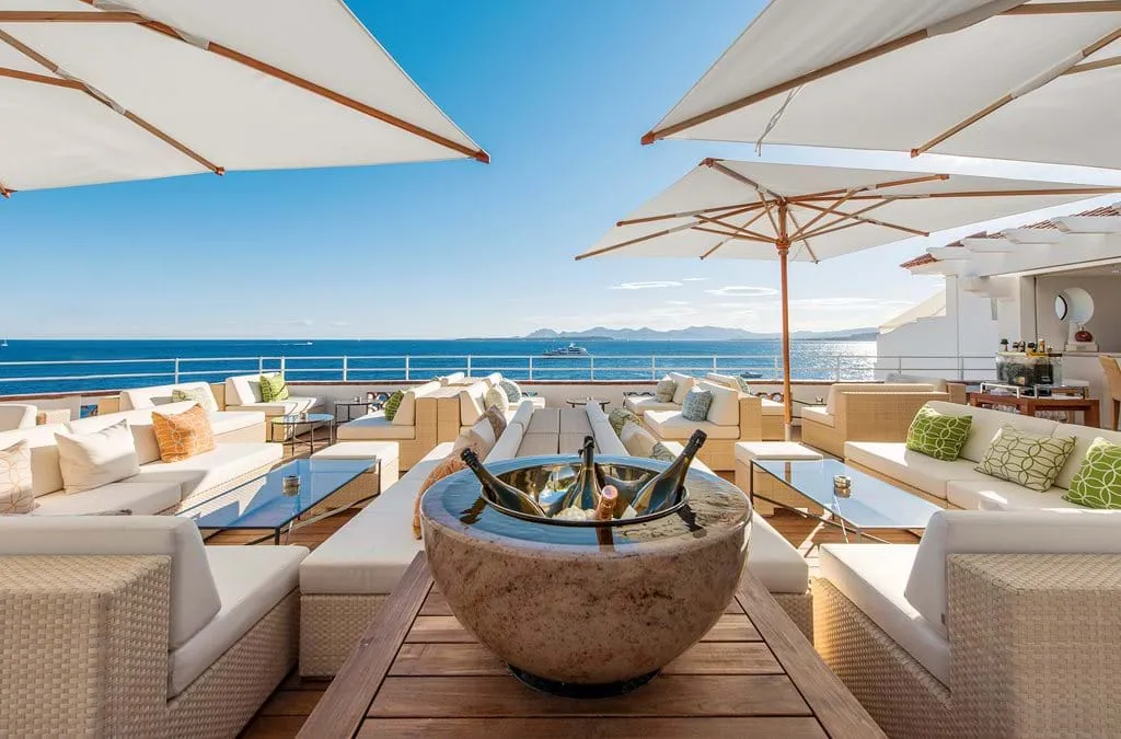 Cap Eden Roc wedding ceremony champagne lounge