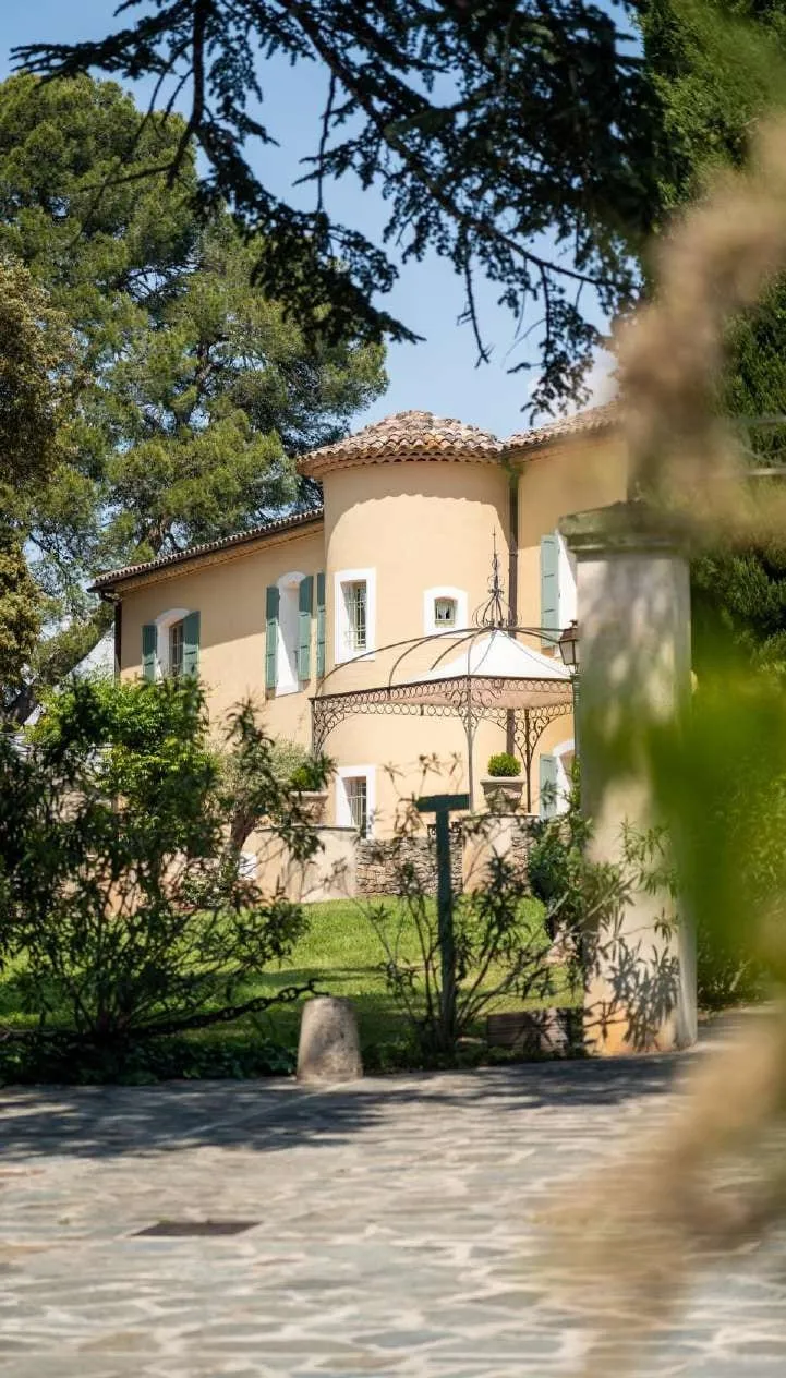 chateau les crostes weddings