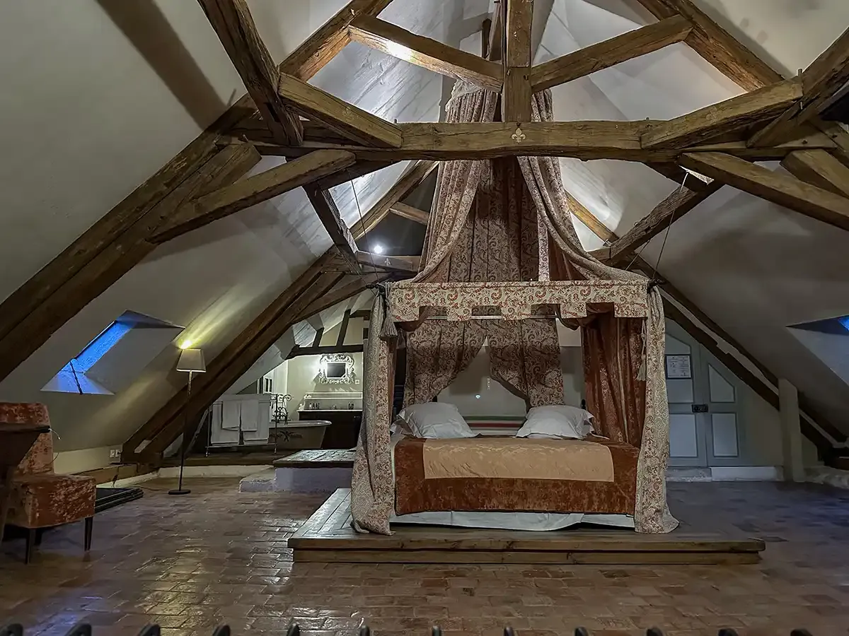 chateau vallery wedding rooms