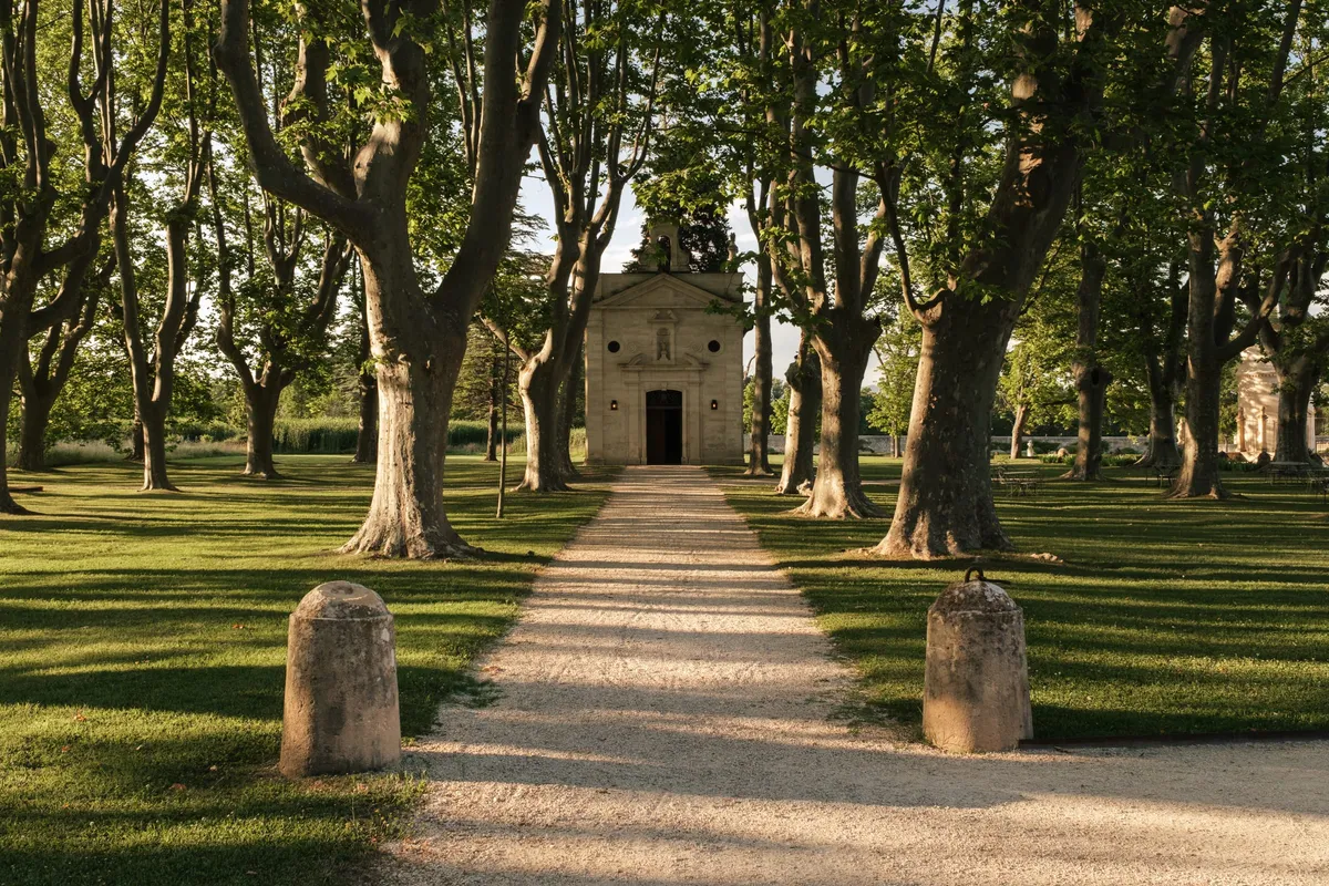 wedding at chateau de fonscolombe