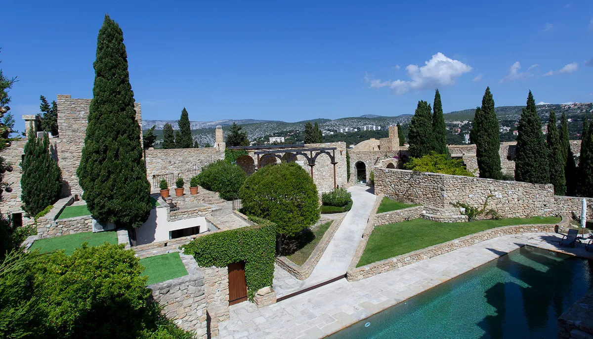 chateau de cassis wedding france