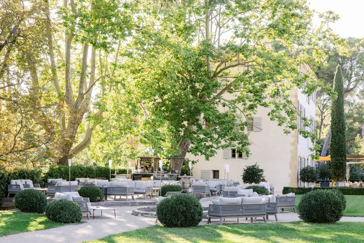 chateau de la gaude wedding photos