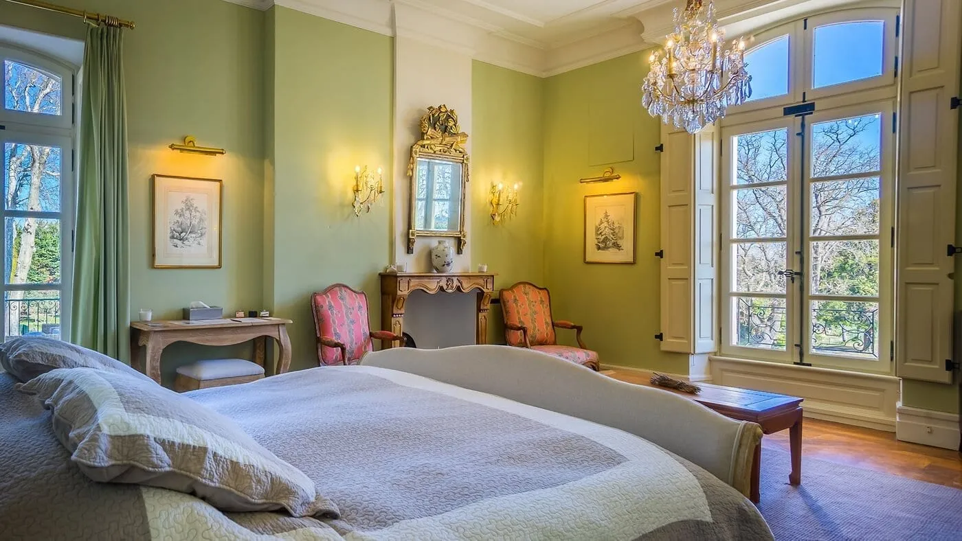 Chateau de Tourreau wedding suite