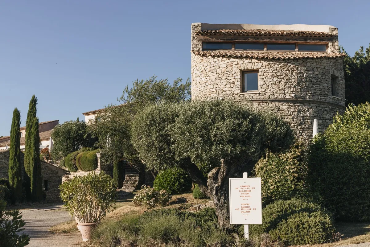 domaine de capelongue provence wedding