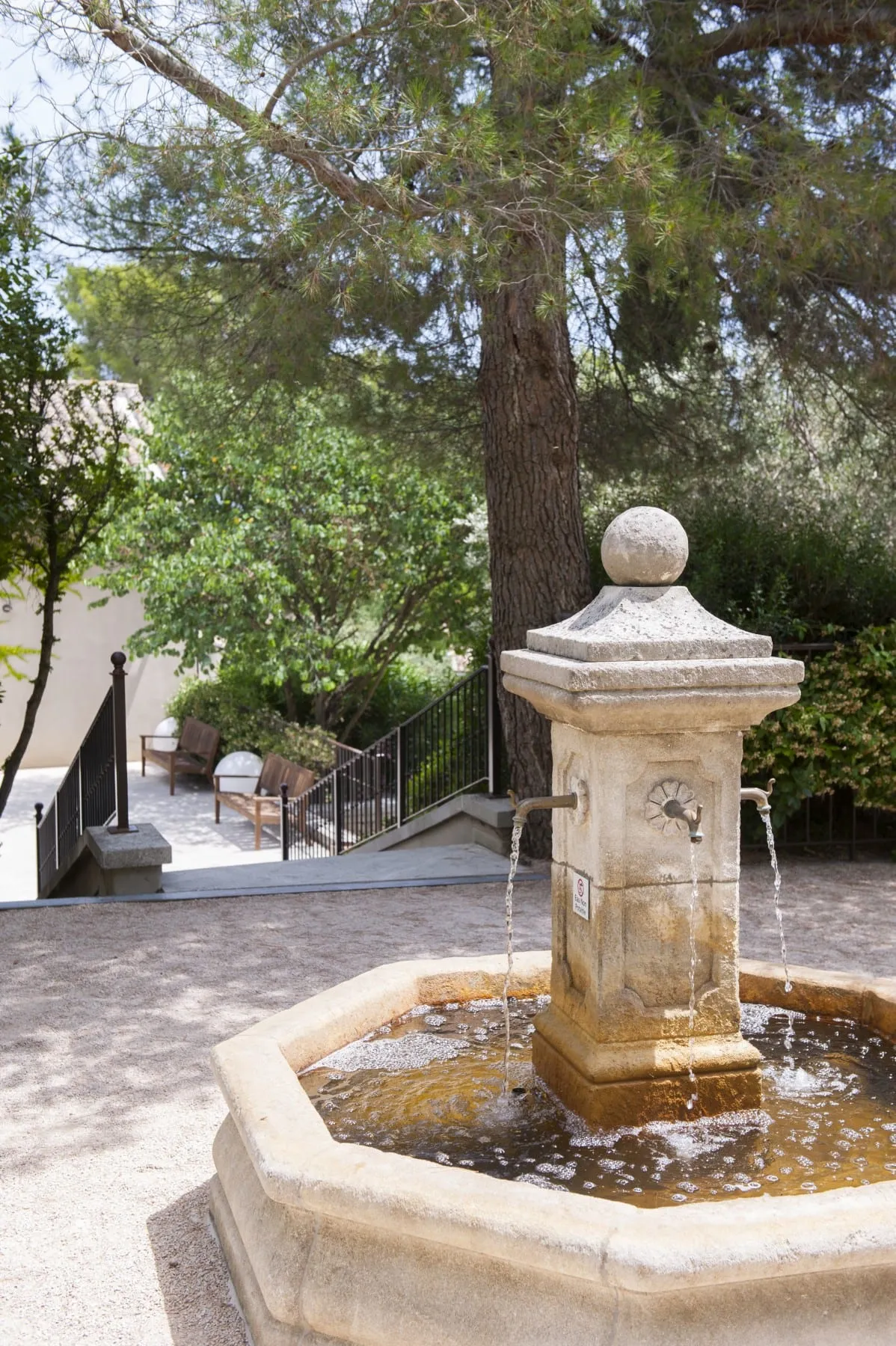 chateau la tour vaucros avignon wedding