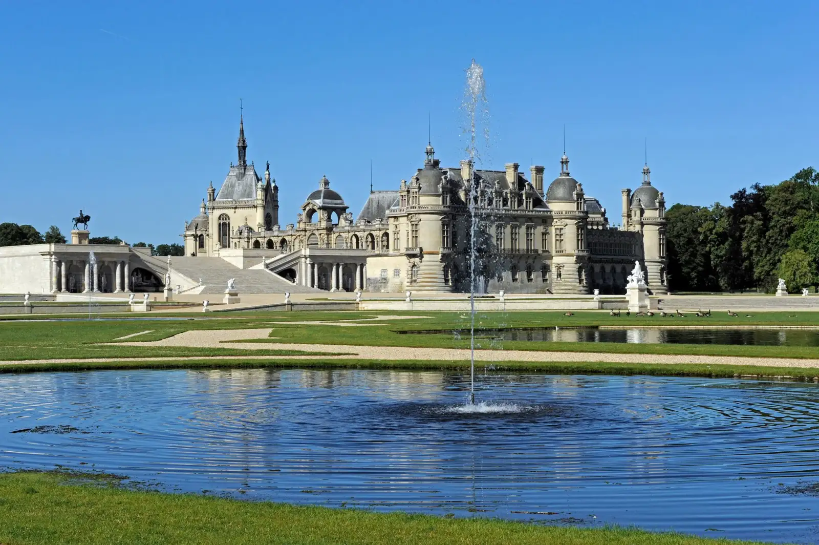 chateau de chantilly wedding