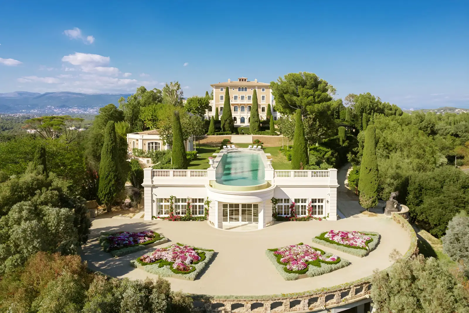 chateau de la croix des gardes wedding