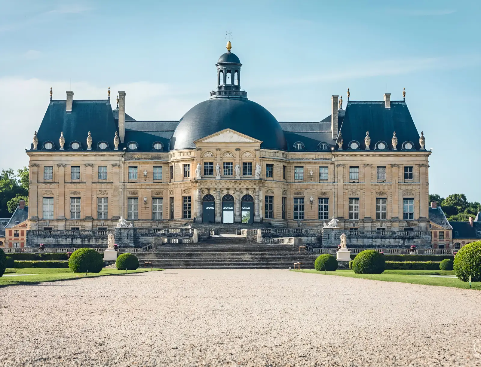 chateau de vaux le vicomte wedding