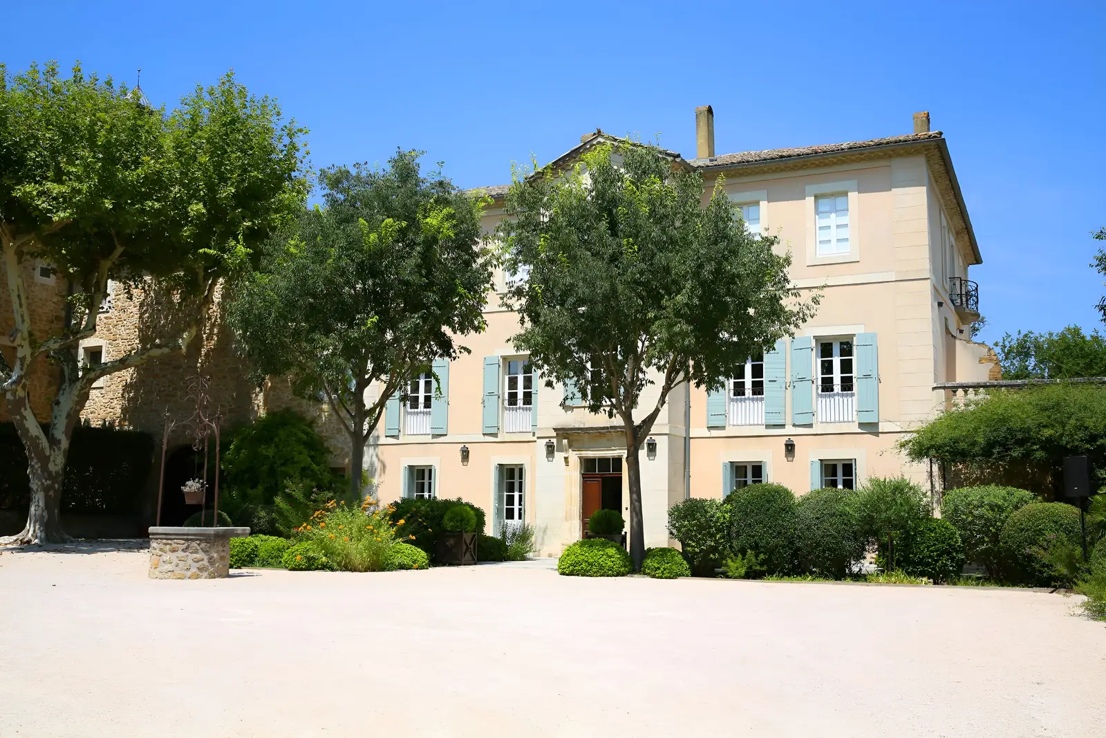 chateau la tour vaucros wedding
