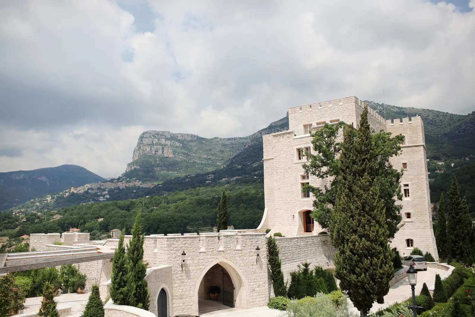 chateau saint jeannet wedding